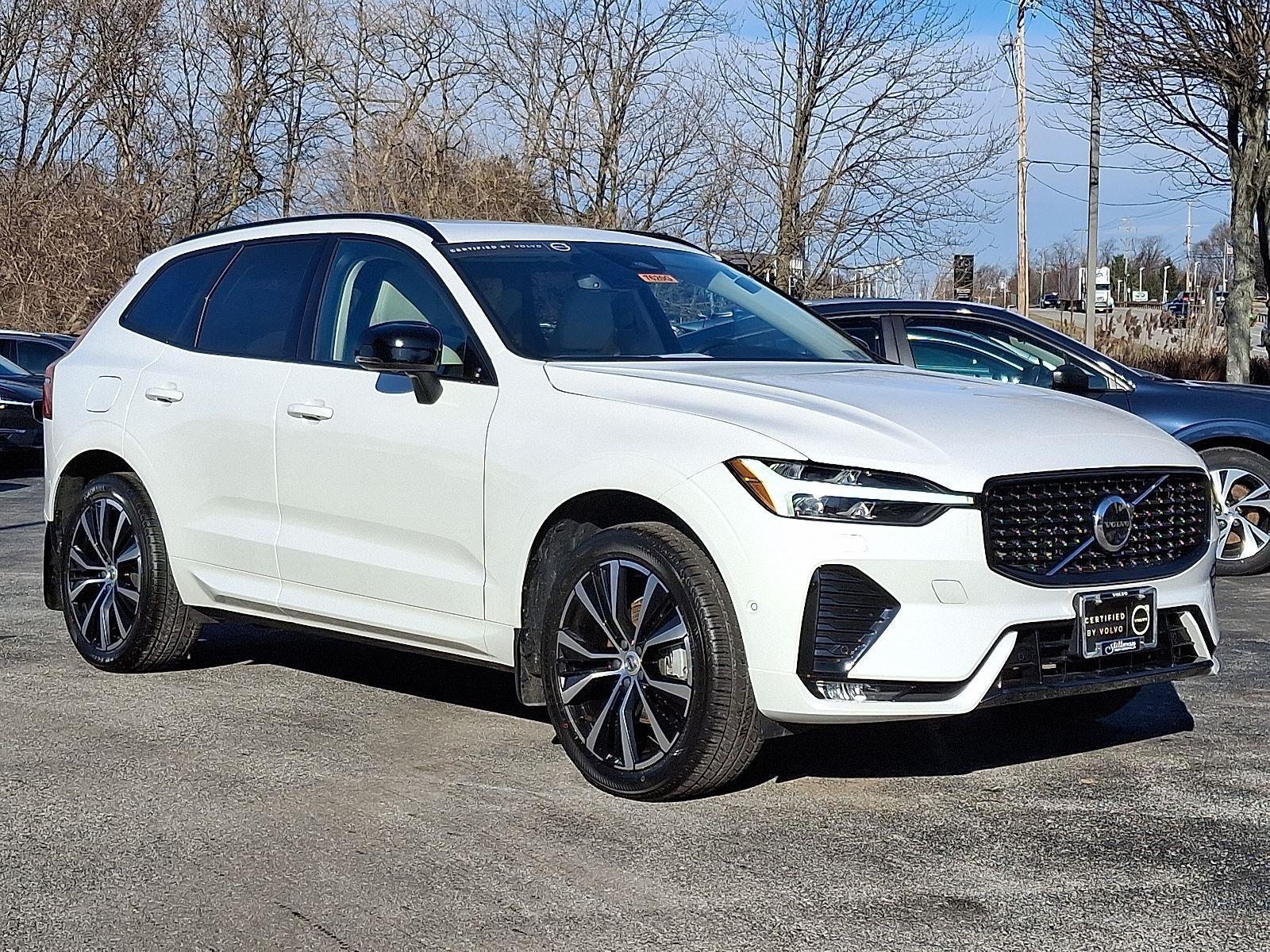 2023 Volvo XC60 Plus's photo