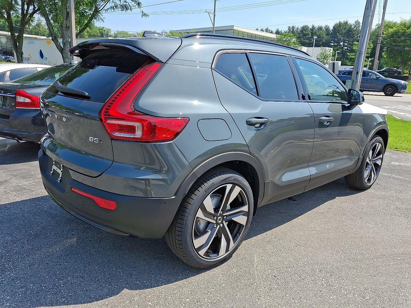 2026 Volvo XC40 photo 4