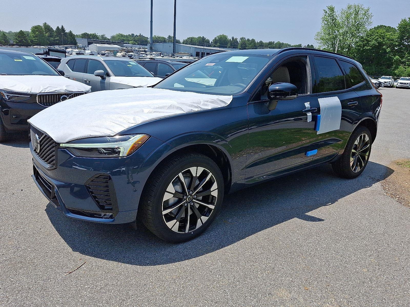 2026 Volvo XC60 B5 Plus photo 2