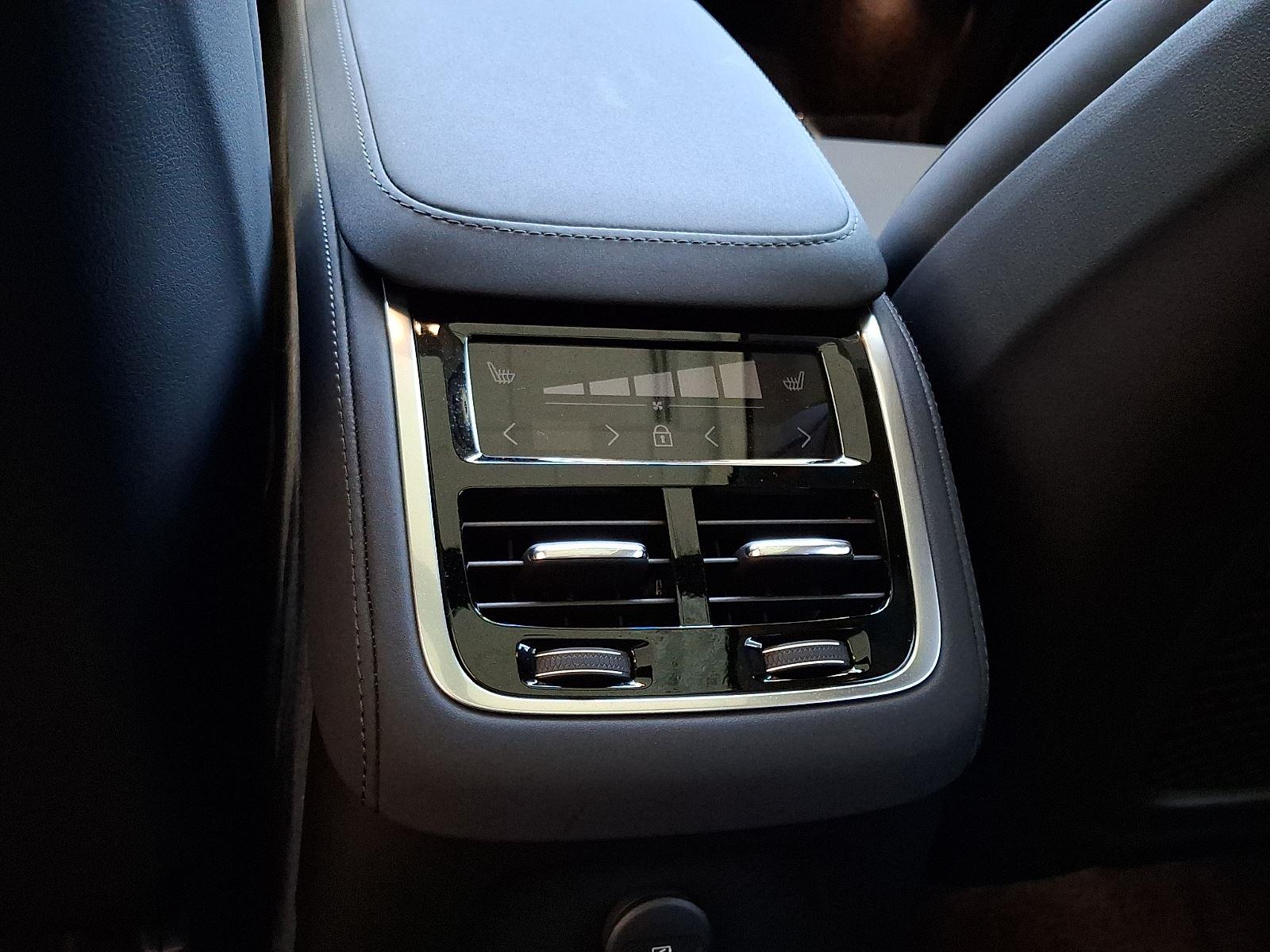 2026 Volvo XC90 Plus - Photo 13