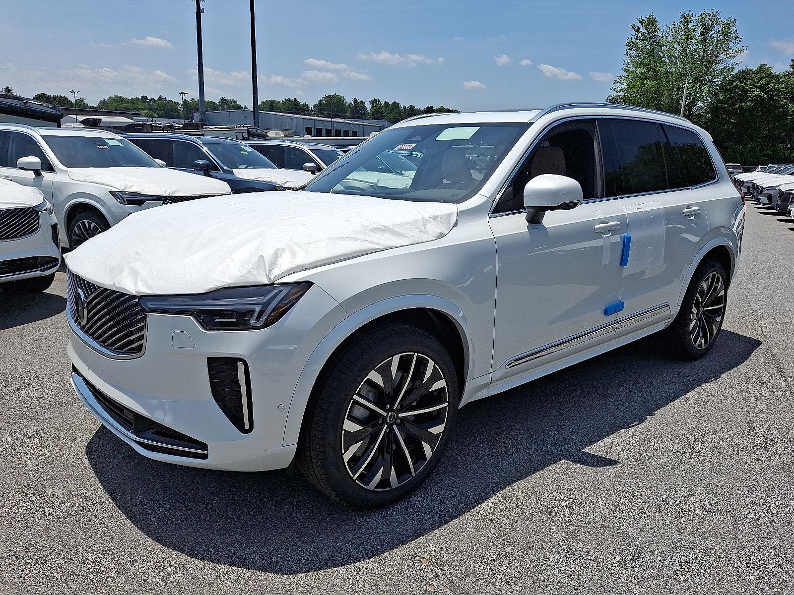 2026 Volvo XC90 Plus photo 2