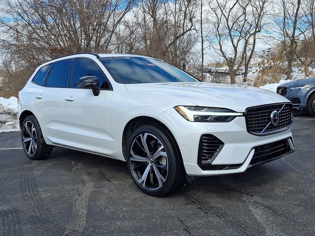 Certified 2023 Volvo XC60 Recharge Plug-In Hybrid Ultimate Dark Theme SUV