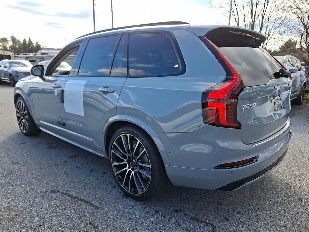 New 2026 Volvo XC90 B6 Ultra Dark Theme 7-Seater SUV