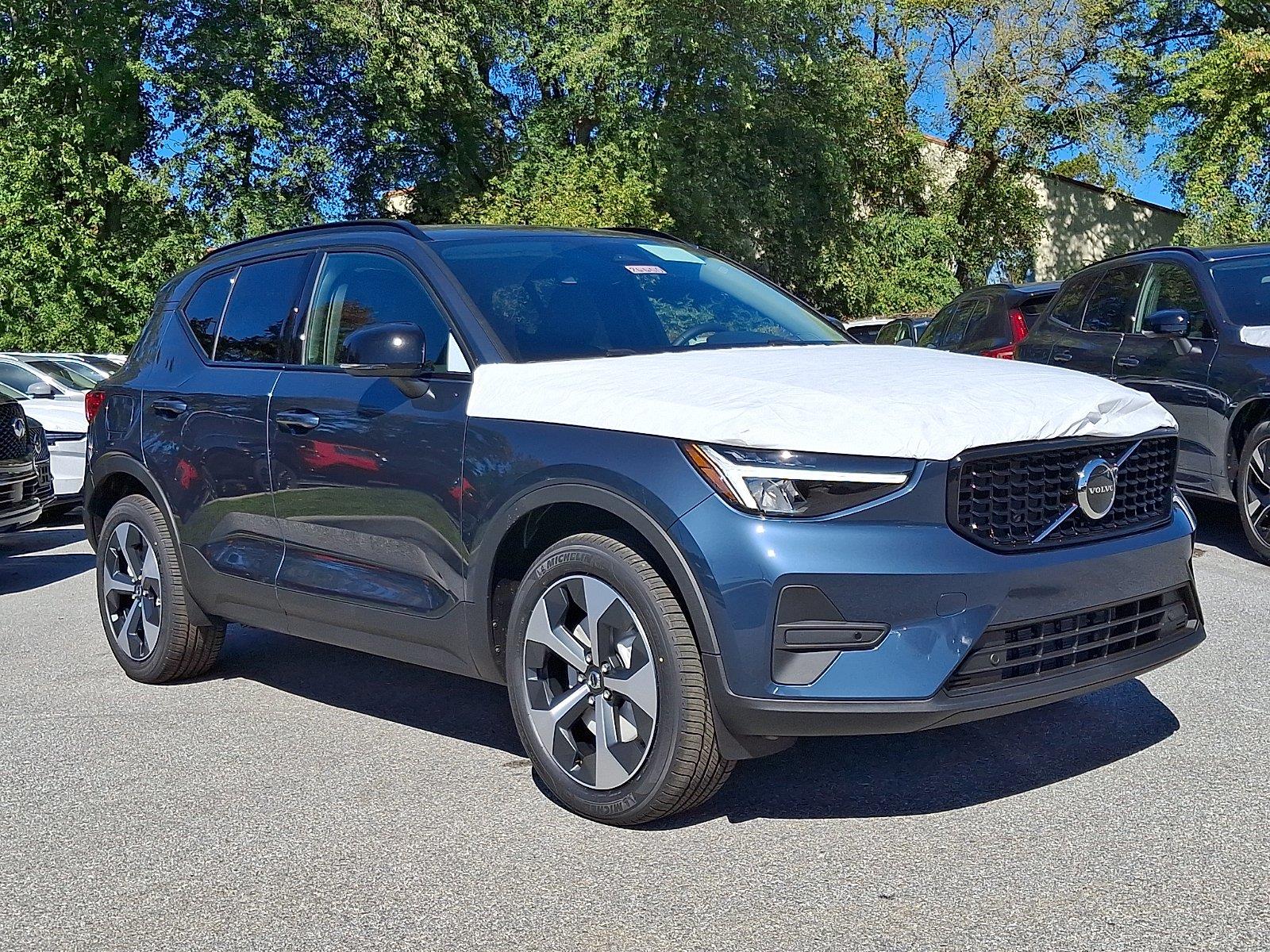 2026 Volvo XC40 B5 Core AWD SUV