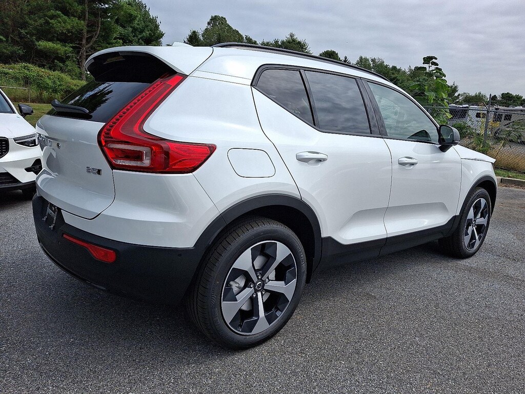 New 2026 Volvo XC40 B5 Plus SUV