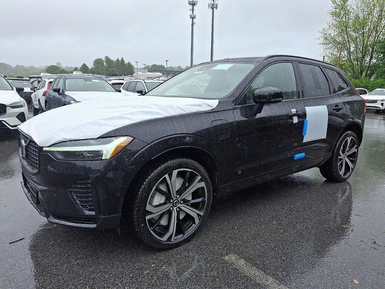 2025 Volvo XC60 Hybrid T8 photo 2