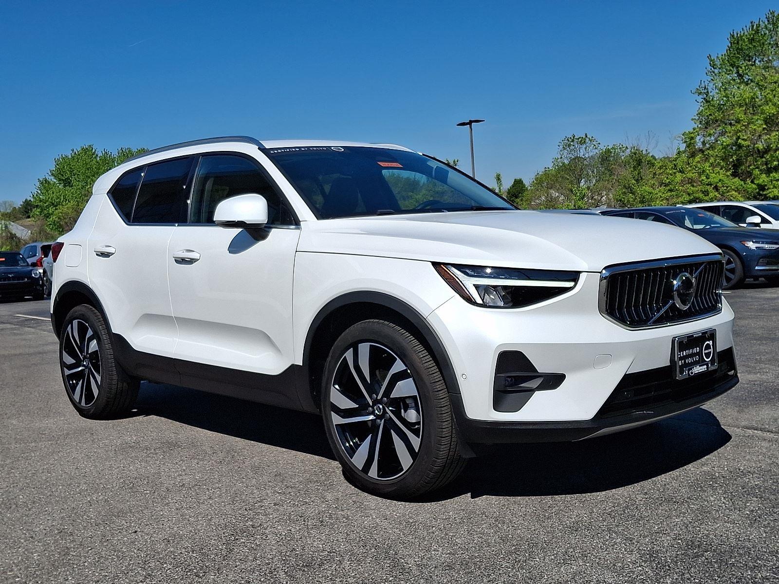 2025 Volvo XC40 B5 Plus Bright AWD's photo