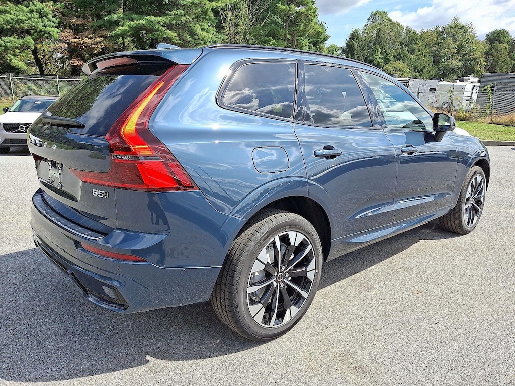 New 2026 Volvo XC60 B5 Plus SUV