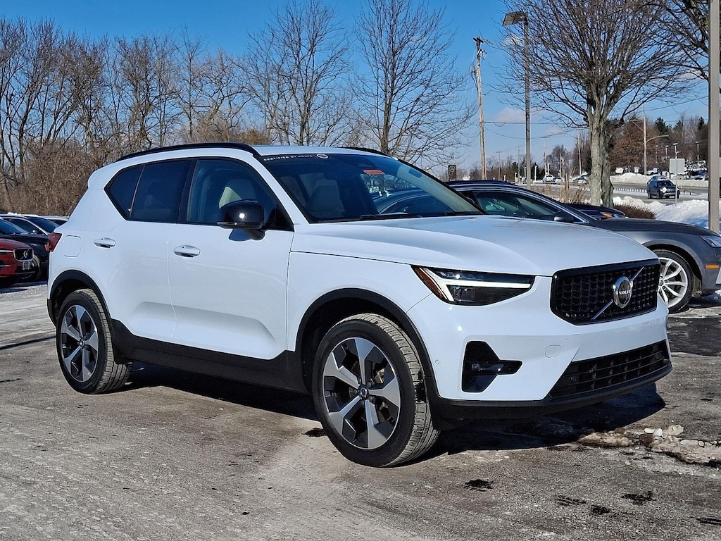 Certified 2024 Volvo XC40 Plus Dark Theme SUV