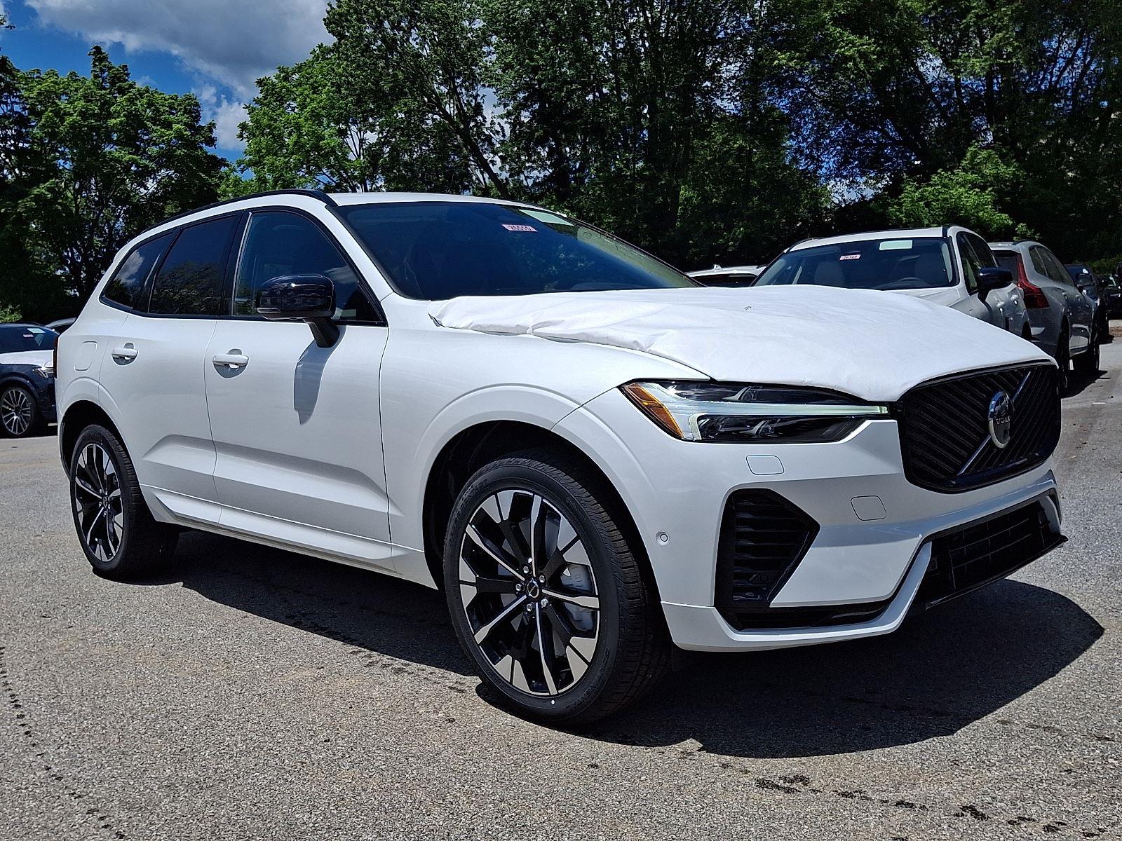 2026 Volvo XC60 T8 Plus Dark AWD's photo