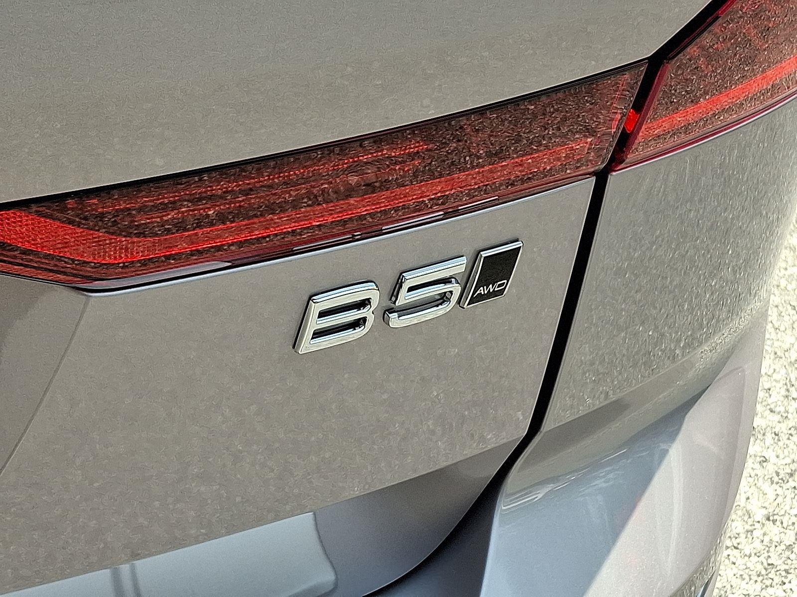 2026 Volvo XC60 Plus - Photo 20