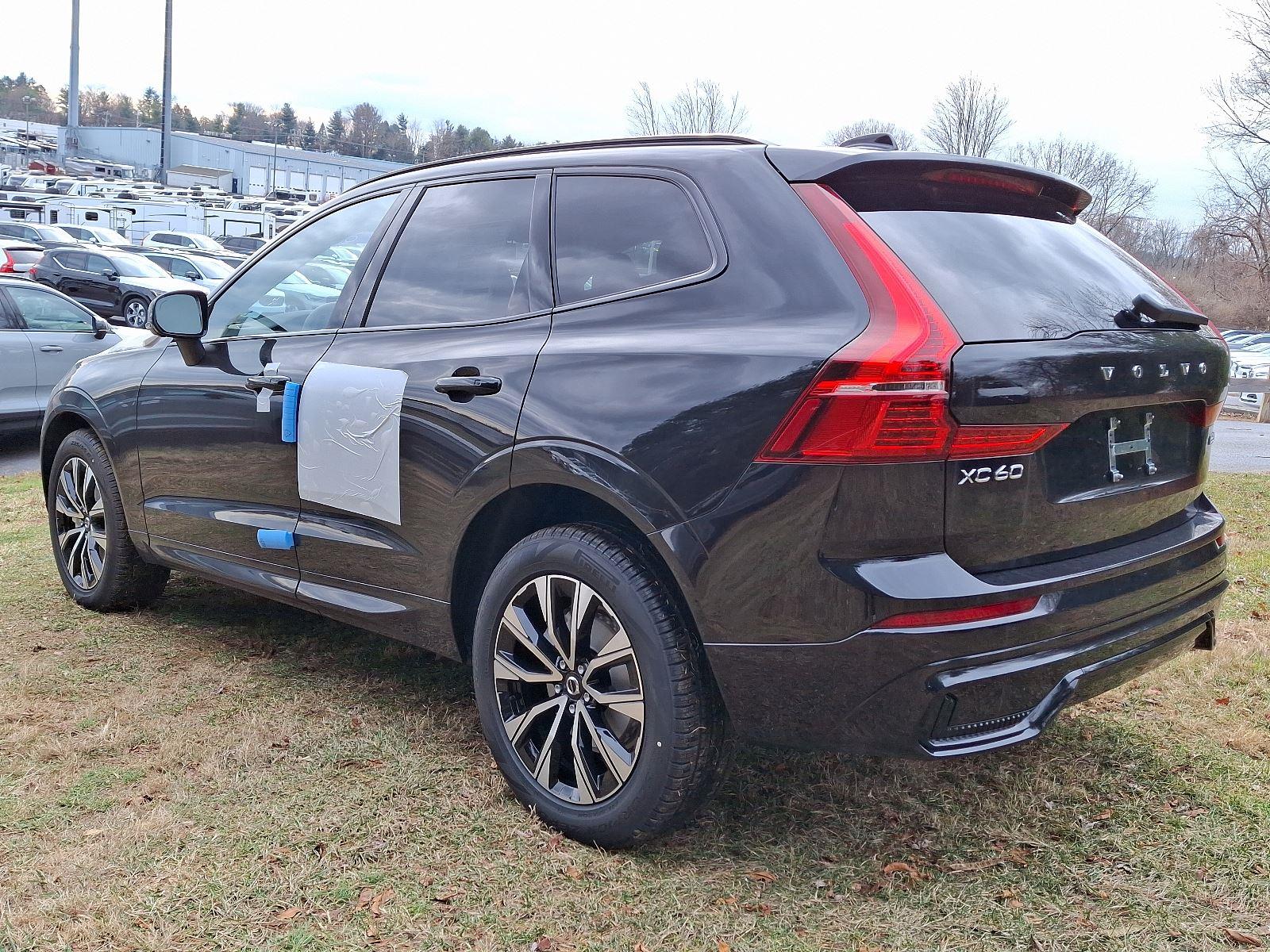 2025 Volvo XC60 B5 Plus photo 3