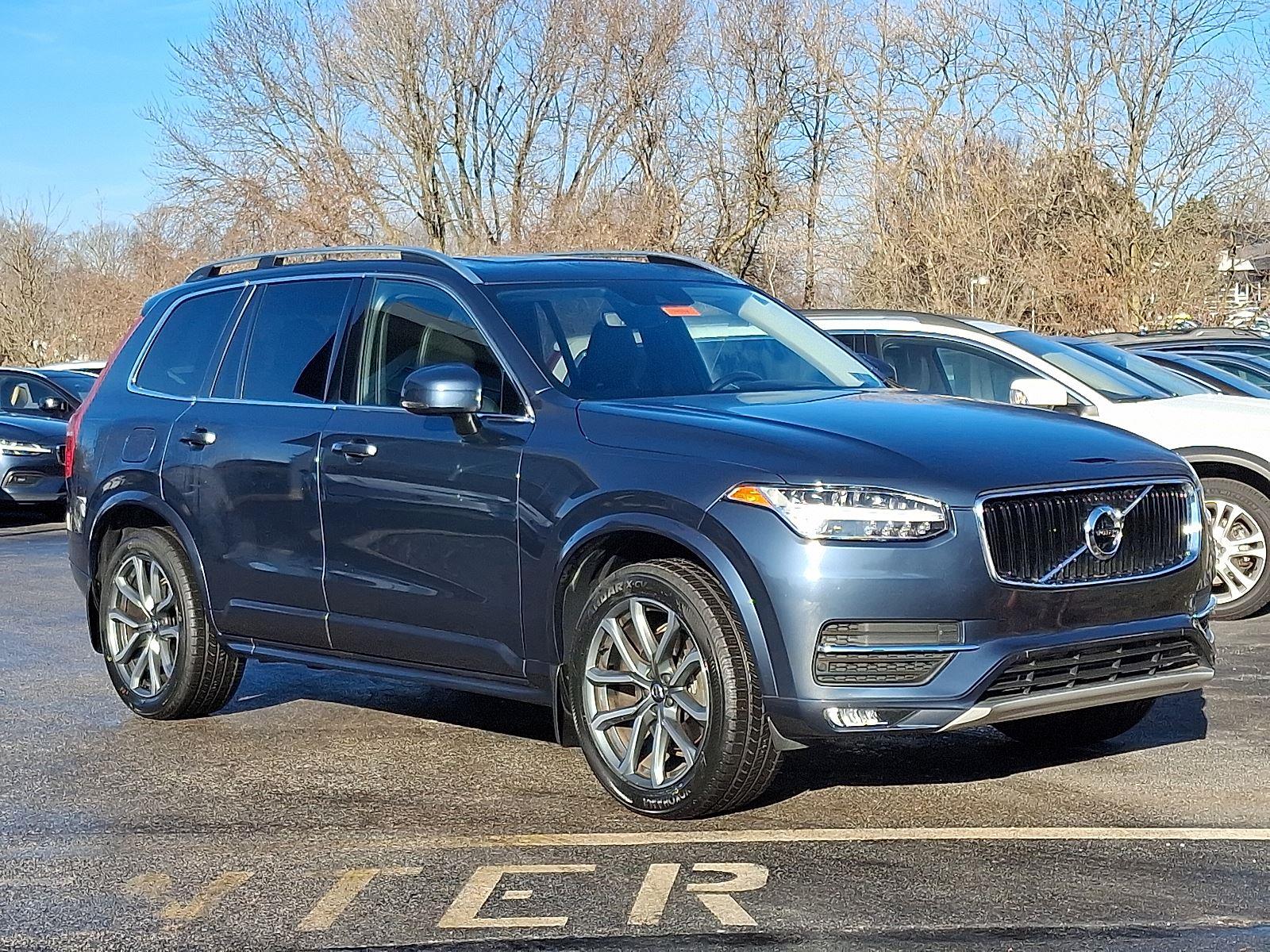 2019 Volvo XC90 Momentum's photo