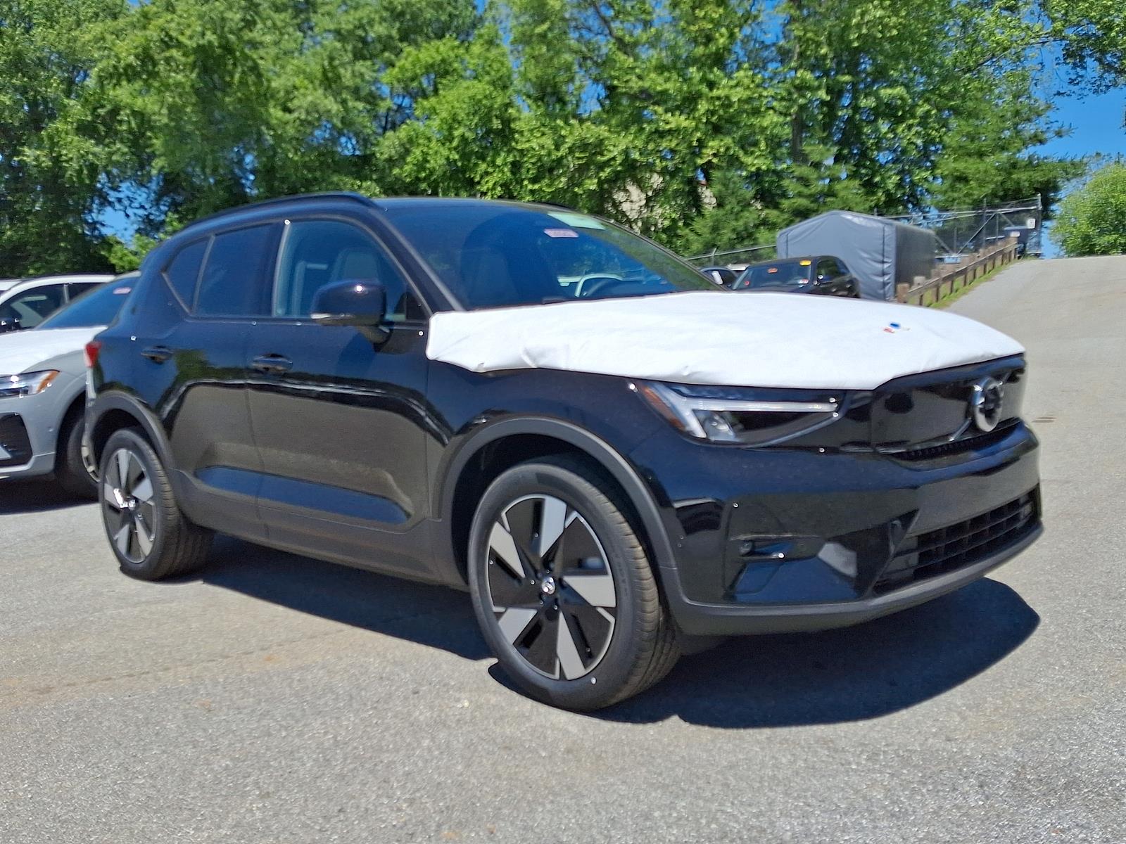 2026 Volvo EX40 Twin Motor Plus AWD's photo