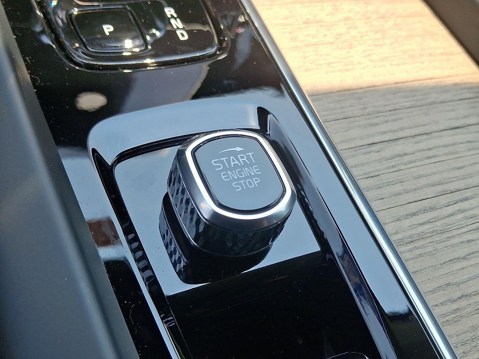 2026 Volvo XC60 Plus - Photo 15