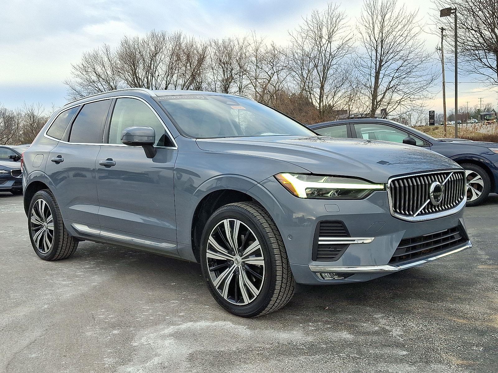 2023 Volvo XC60 Plus's photo