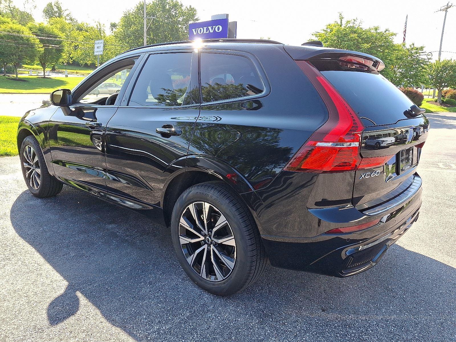 2025 Volvo XC60 B5 Core photo 4
