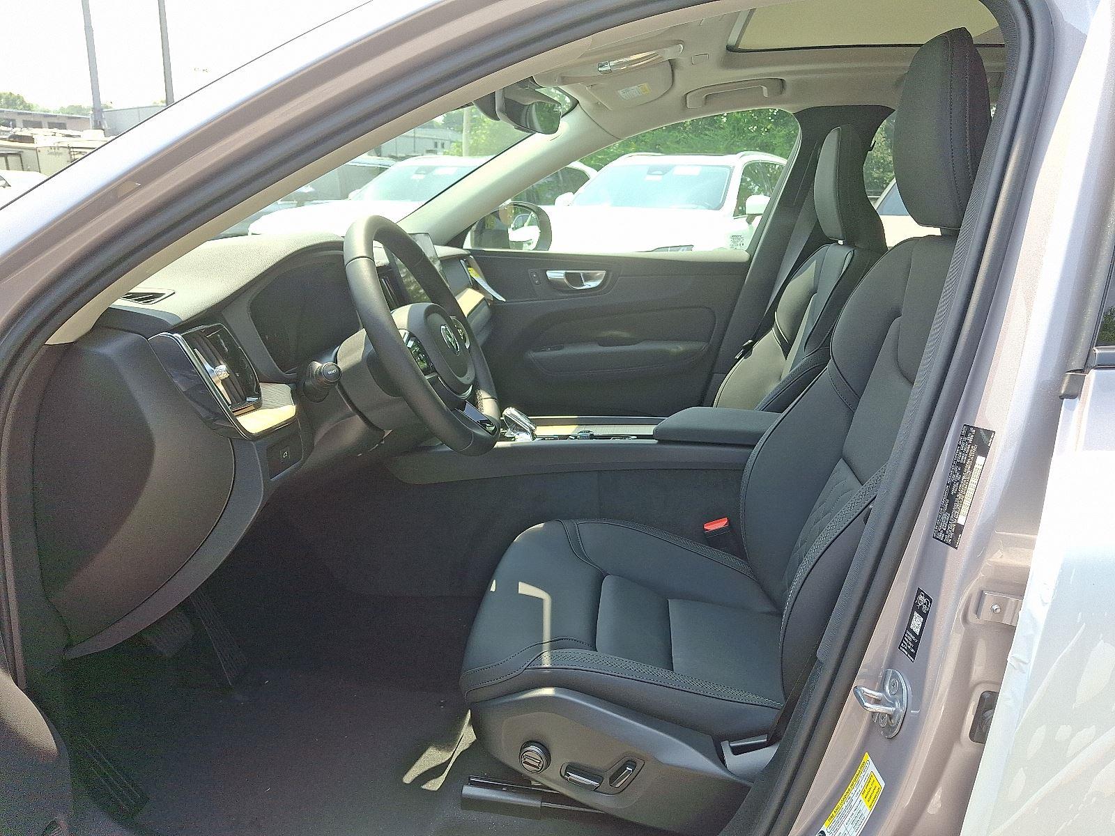 2026 Volvo XC60 Plus - Photo 9
