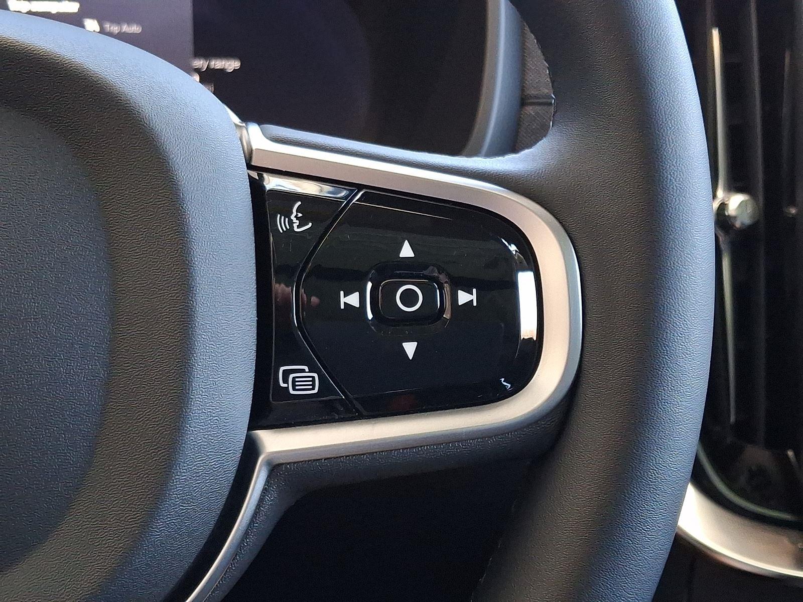 2026 Volvo XC90 Plus - Photo 25