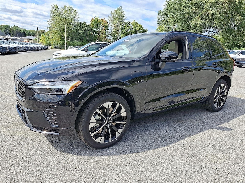 New 2026 Volvo XC60 plug-in hybrid T8 Plus SUV