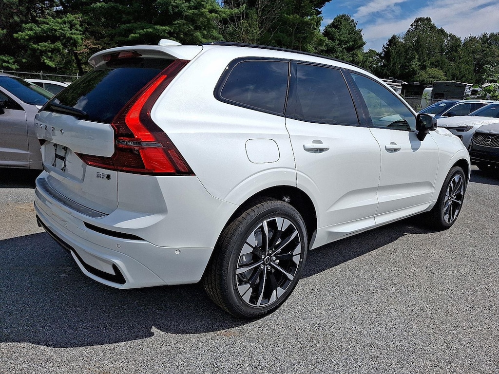 New 2026 Volvo XC60 B5 Plus SUV