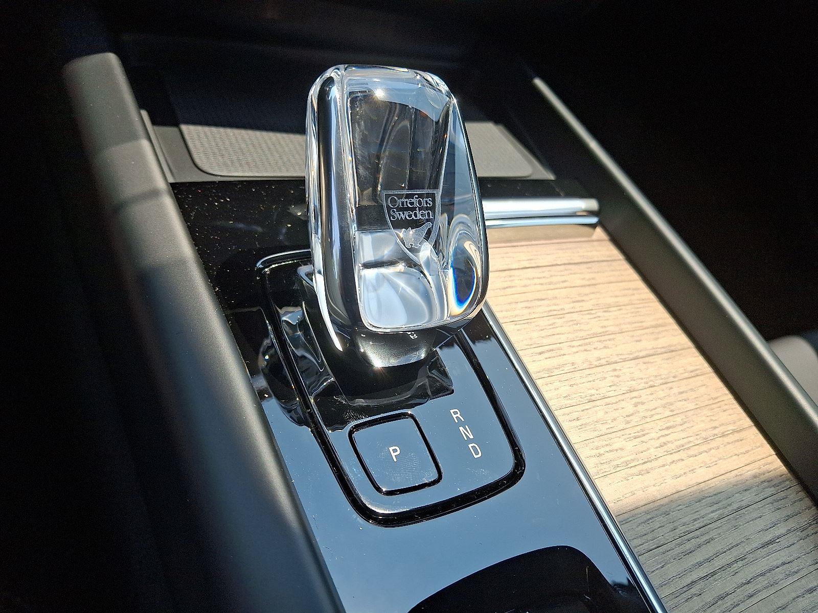 2026 Volvo XC60 Plus - Photo 11