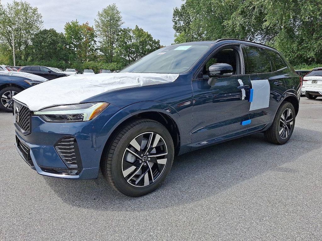 New 2026 Volvo XC60 B5 Plus SUV