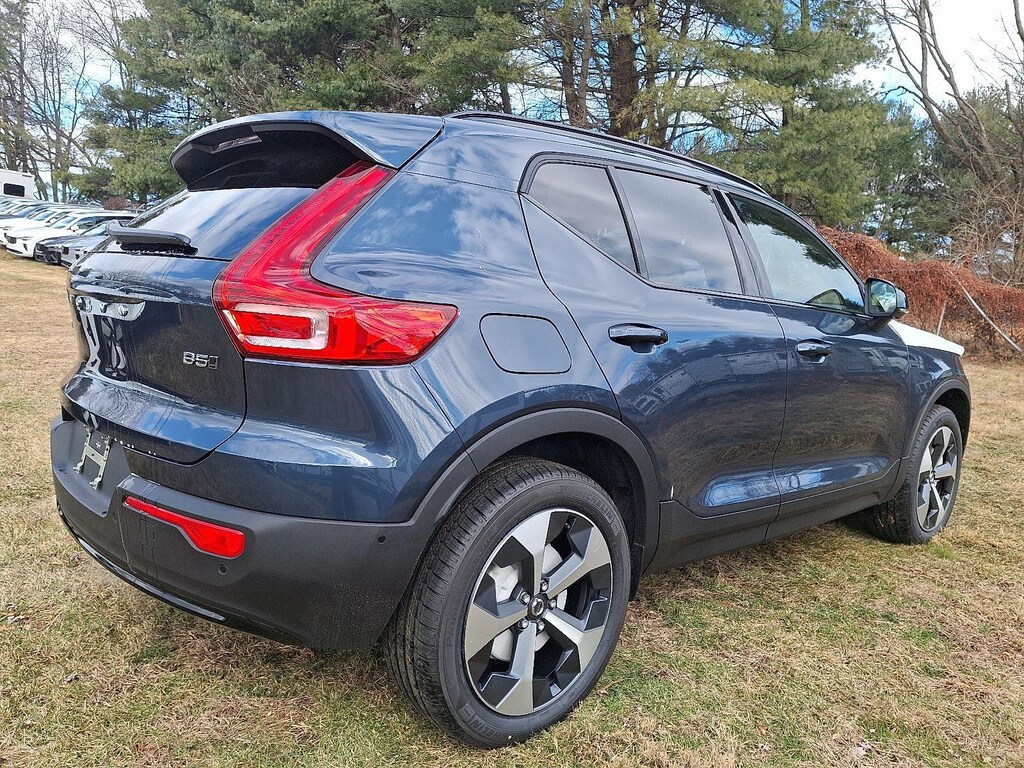 New 2026 Volvo XC40 B5 Plus SUV