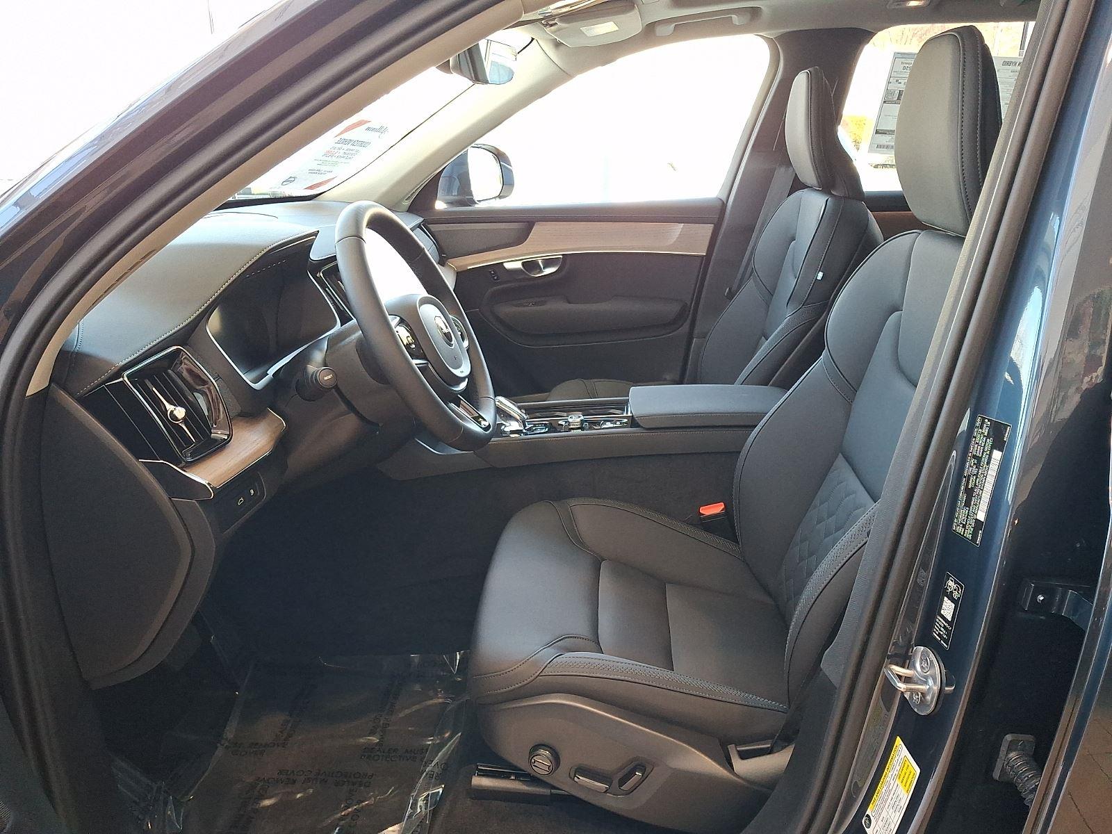 2026 Volvo XC90 Plus - Photo 16