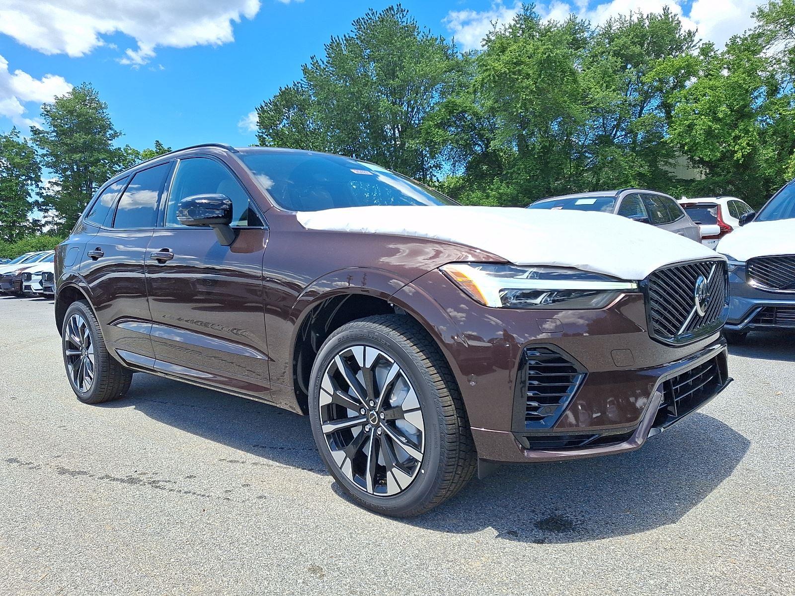 2026 Volvo XC60 T8 Plus Dark AWD's photo