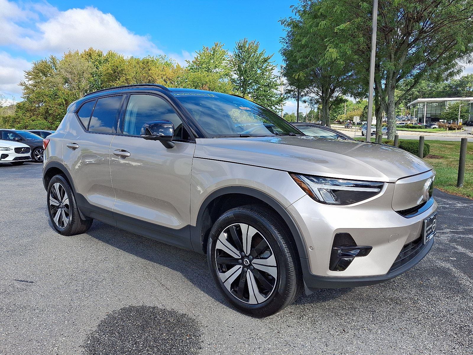 2023 Volvo XC40 Plus