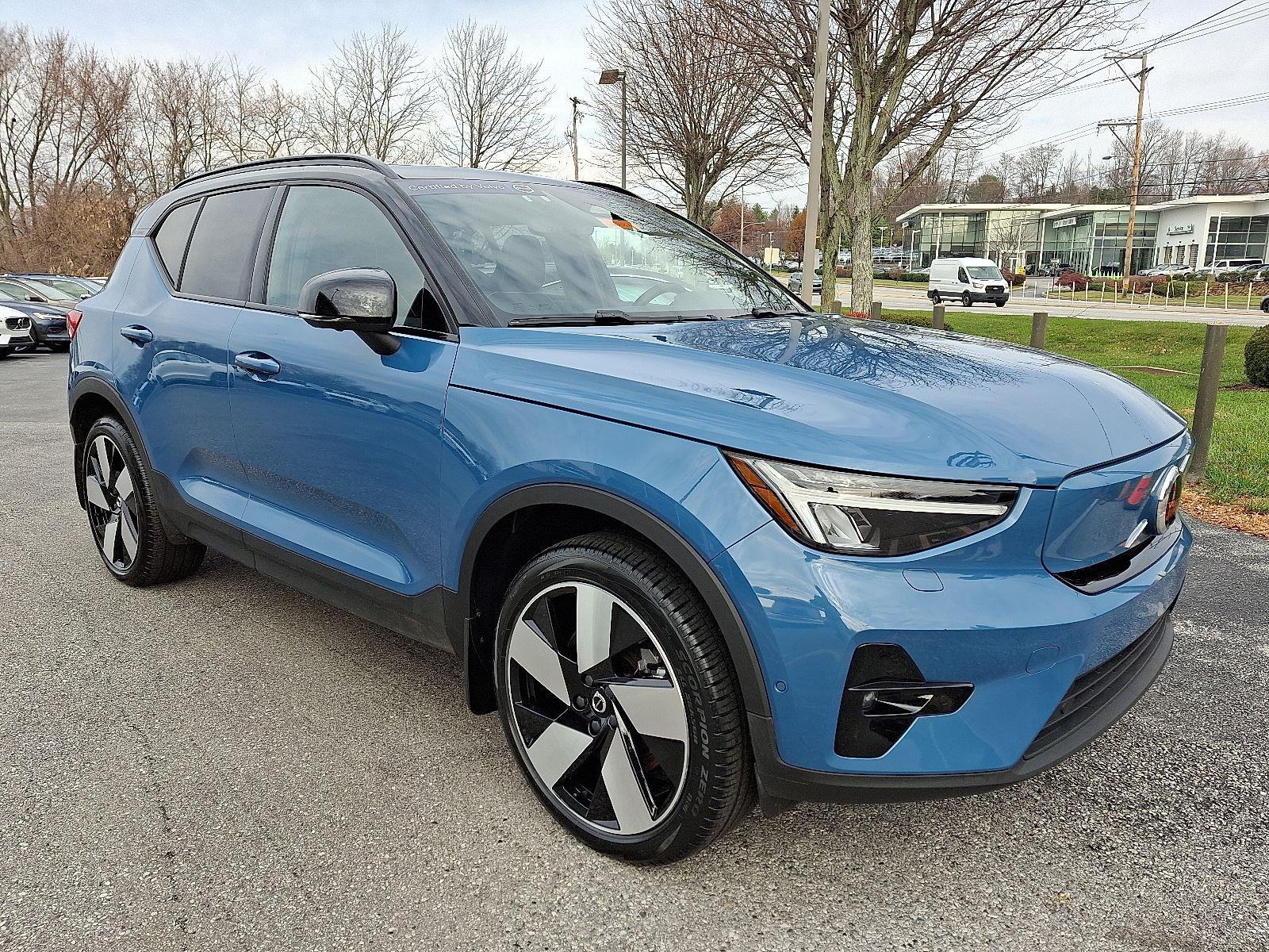 2023 Volvo XC40 Ultimate's photo