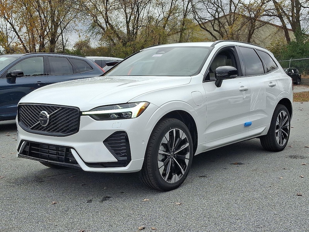 New 2026 Volvo XC60 plug-in hybrid T8 Plus SUV