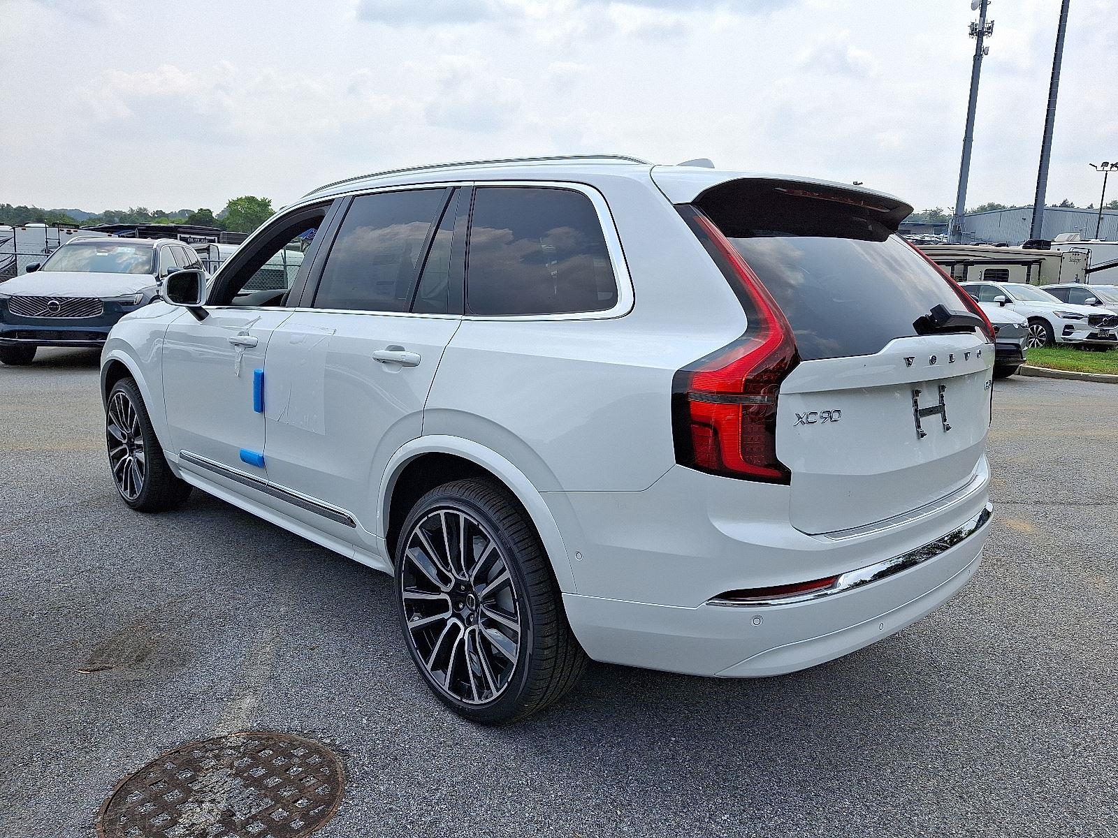 2026 Volvo XC90 Plus photo 3