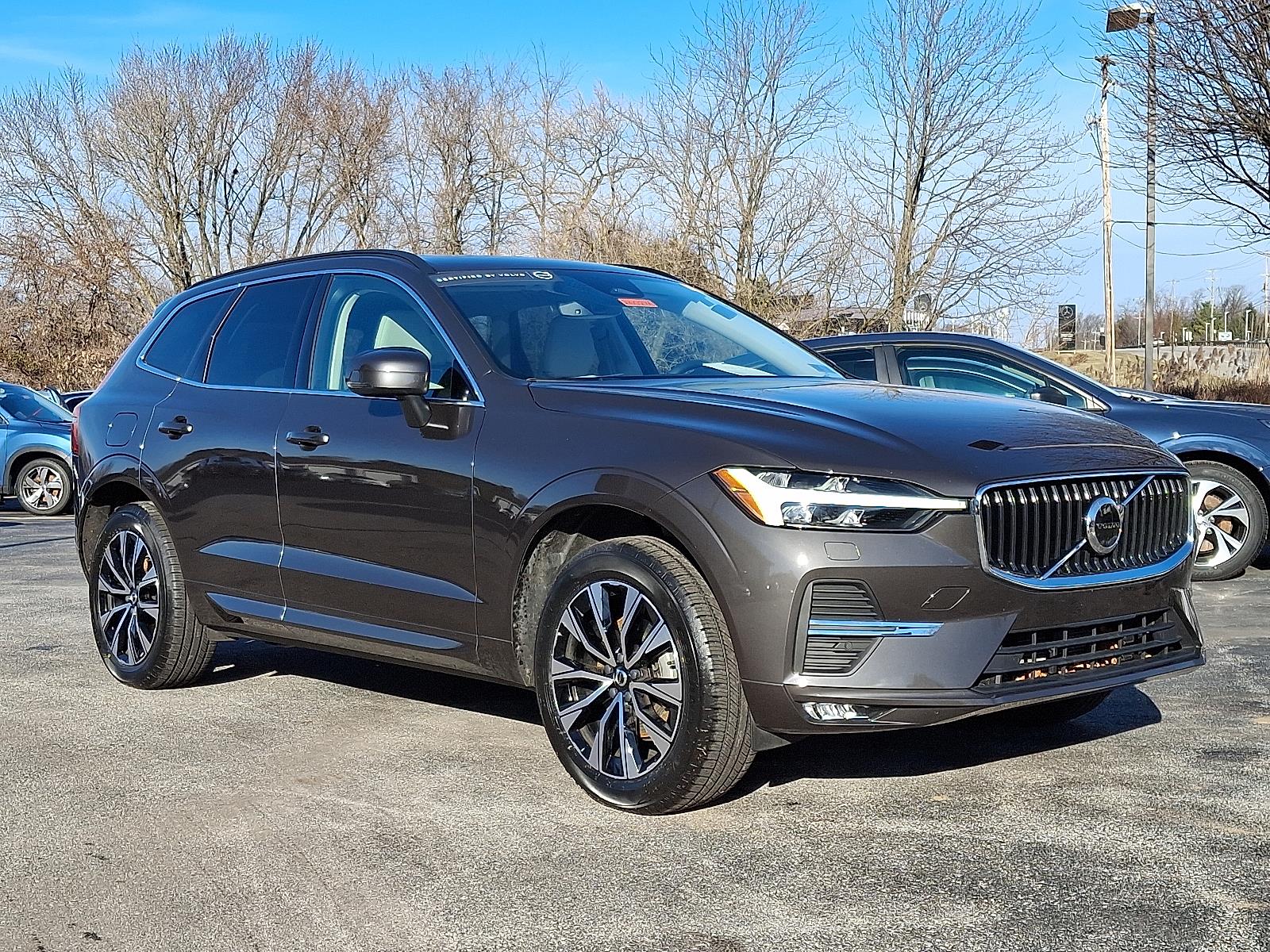 2023 Volvo XC60 Core's photo