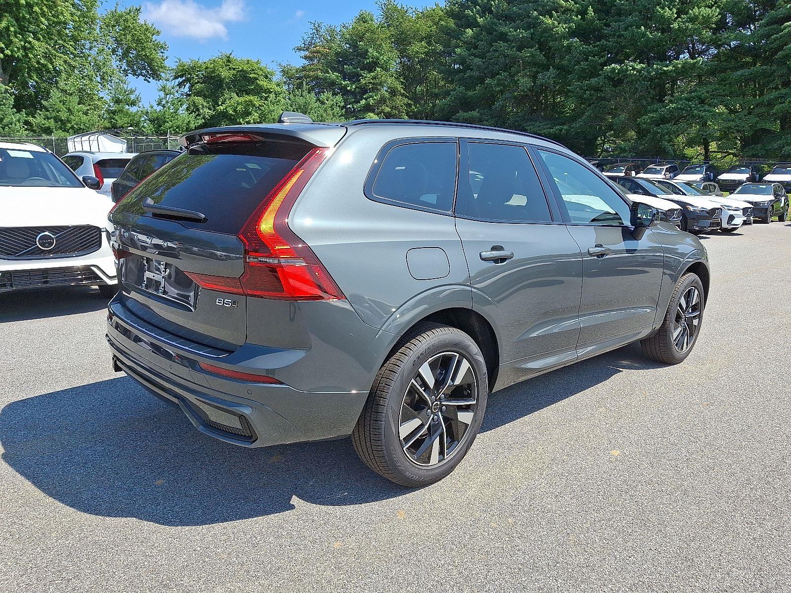 2026 Volvo XC60 B5 Core photo 4