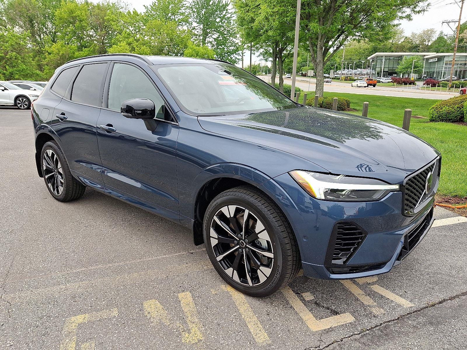 2026 Volvo XC60 T8 Plus Dark AWD's photo