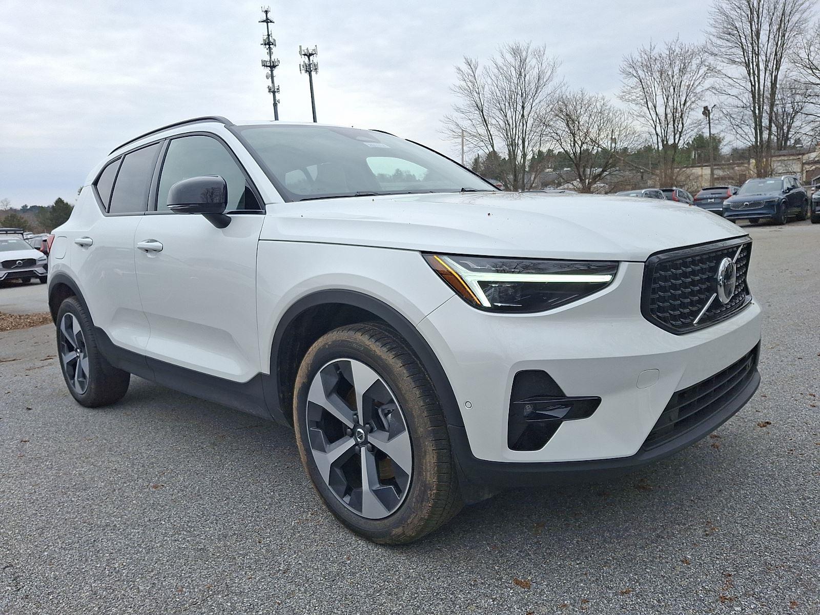 2026 Volvo XC40 SUV 