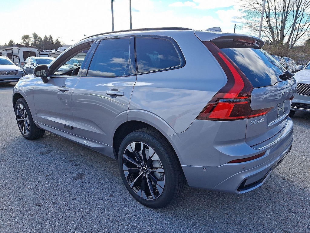 New 2026 Volvo XC60 B5 Plus SUV