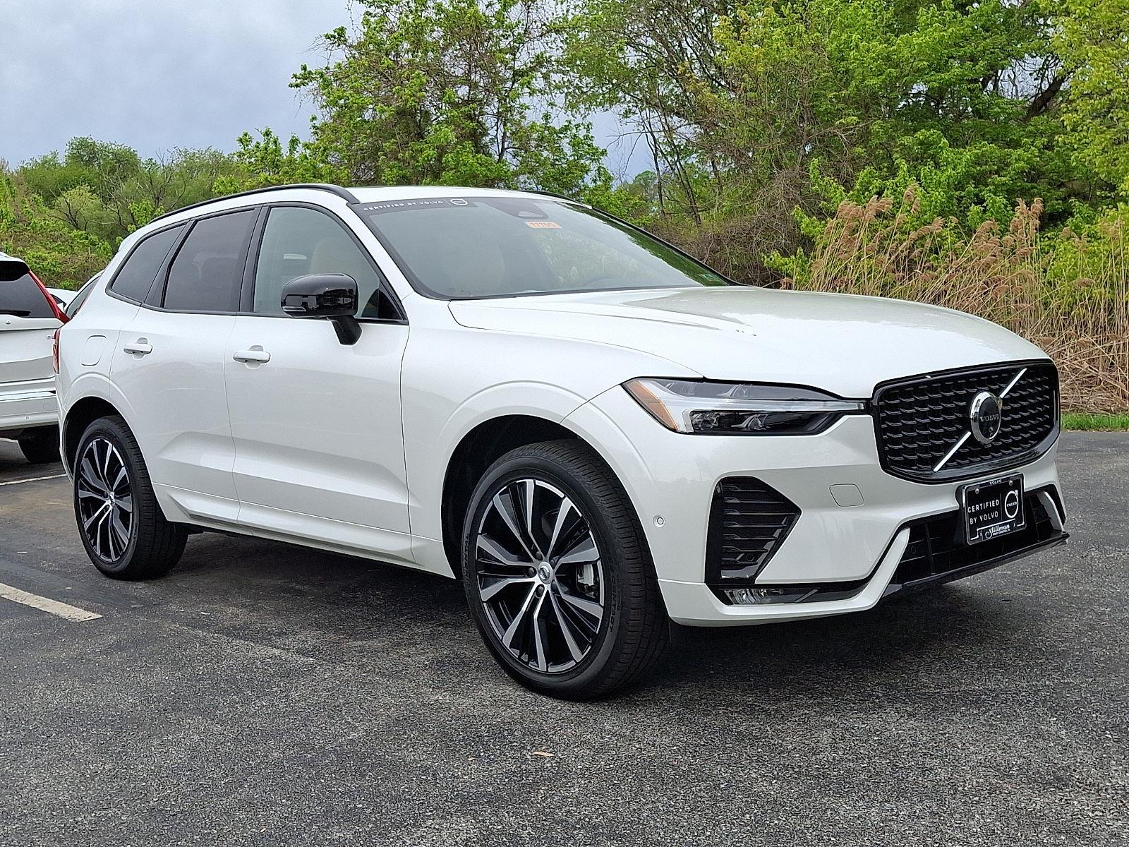 2025 Volvo XC60 B5 Ultra Dark AWD's photo