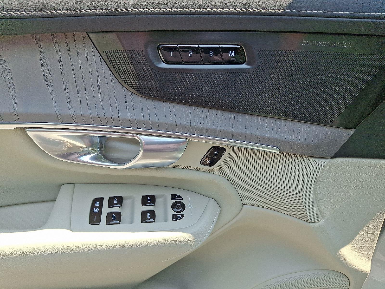 2026 Volvo XC90 Ultra - Photo 8