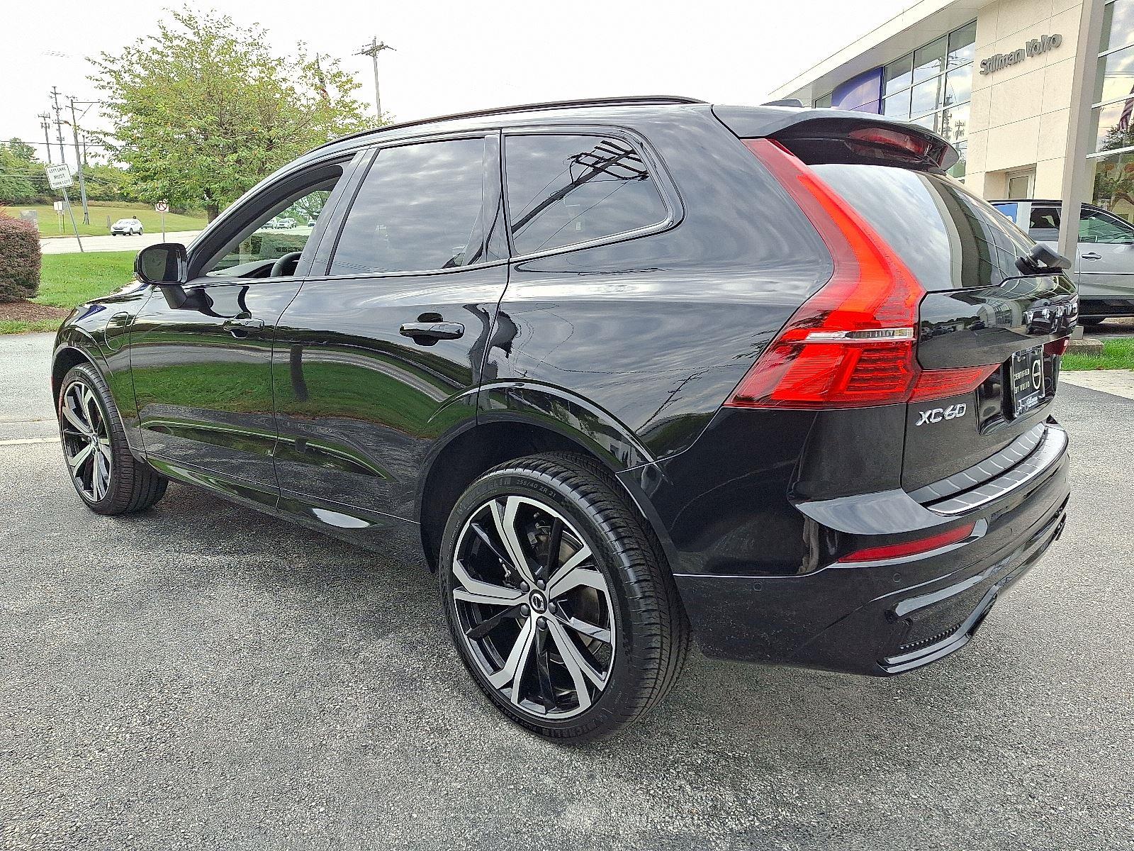 2025 Volvo XC60 Hybrid T8 eAWD photo 4