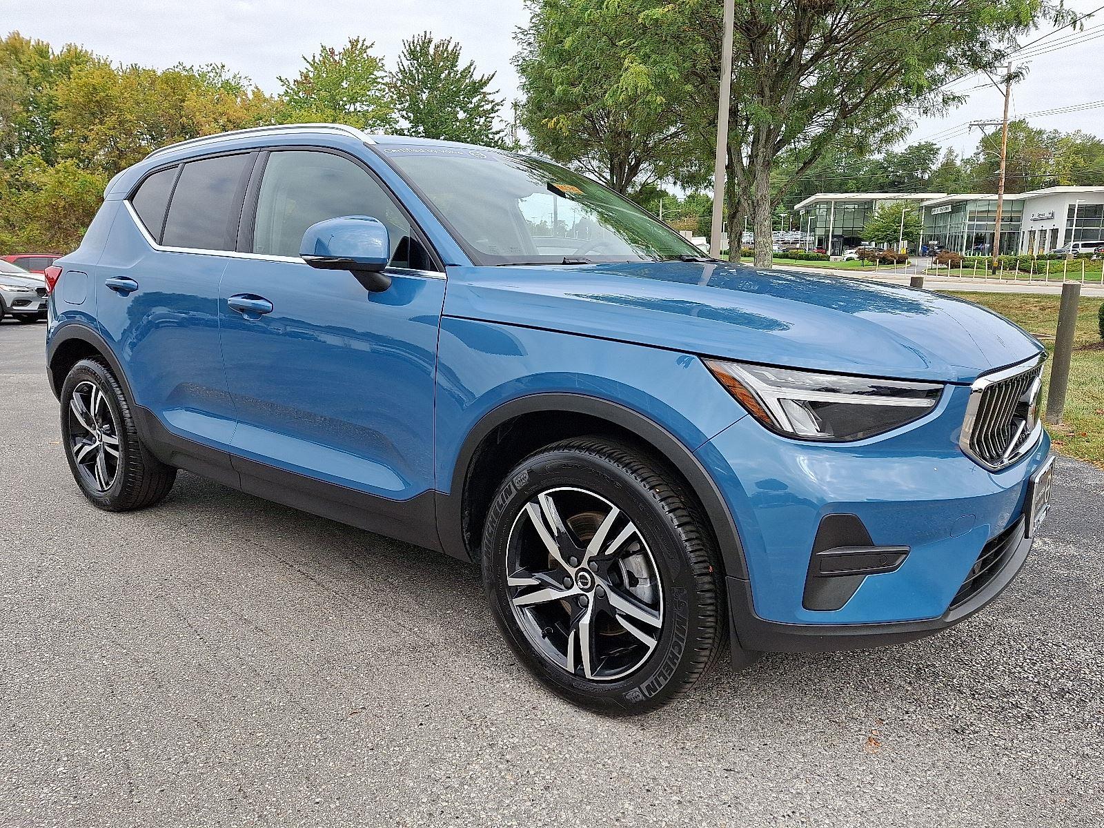 2025 Volvo XC40
