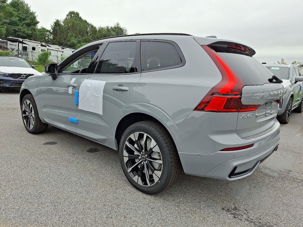 New 2026 Volvo XC60 plug-in hybrid T8 Plus SUV
