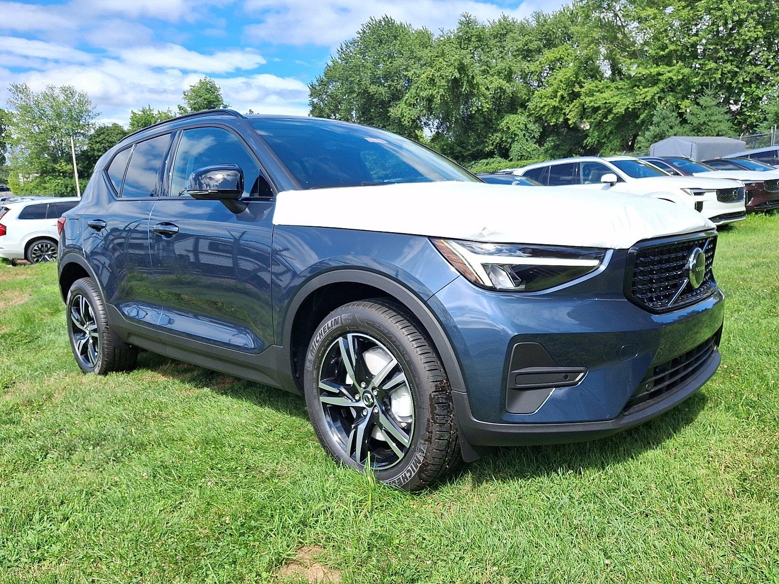 2026 Volvo XC40 SUV 