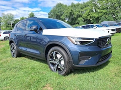 2026 Volvo XC40 B5 Core AWD SUV