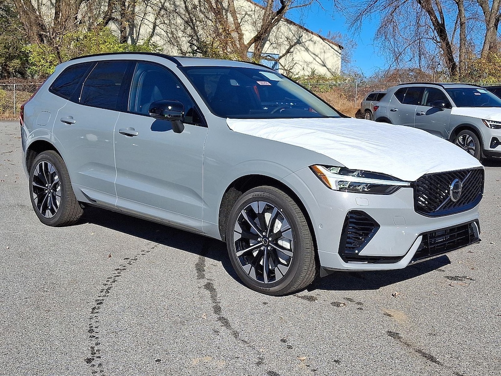 New 2026 Volvo XC60 plug-in hybrid T8 Plus SUV