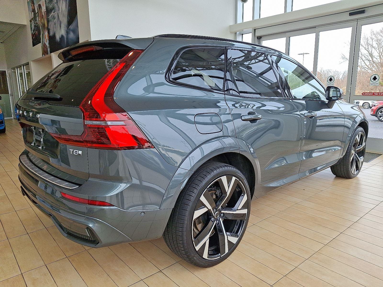 2026 Volvo XC60 Hybrid T8 photo 4