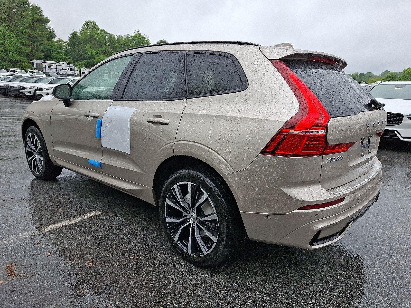 2025 Volvo XC60 B5 Plus photo 3