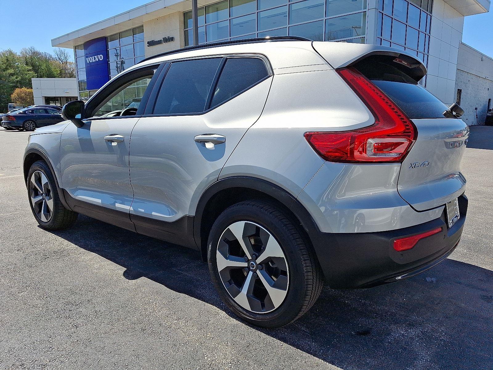 2023 Volvo XC40 AWD Plus photo 4